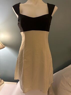 Cider size Medium Black and Cream Square-Neck A-Line Mini Dress NWT NOTE!!!!!